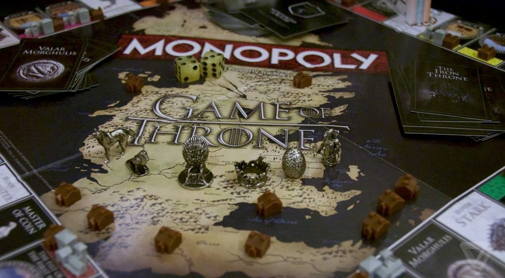 Pions, dés et maisons du Monopoly Game of Thrones